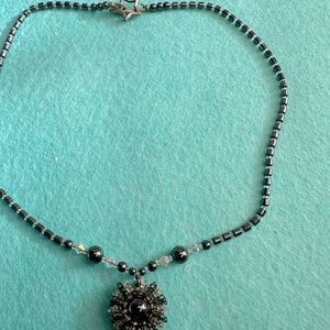 Designer Flower Necklace w/cut Beads silver/black pre-owned
